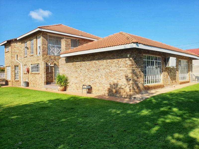 4 Bedroom Property for Sale in Miederpark North West